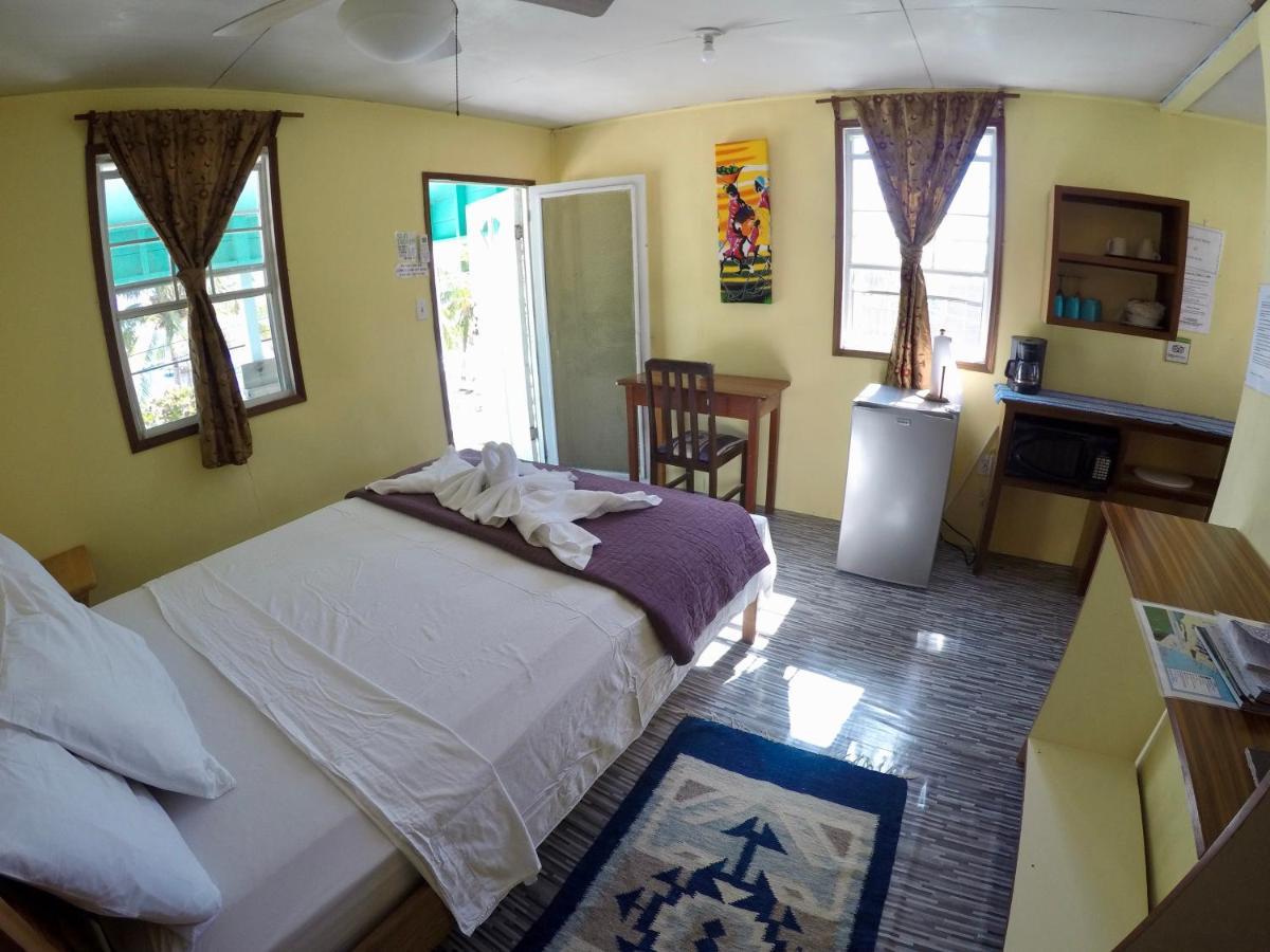 Chila'S Accommodations Caye Caulker Exterior foto